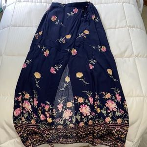 Long skirt - slit in front